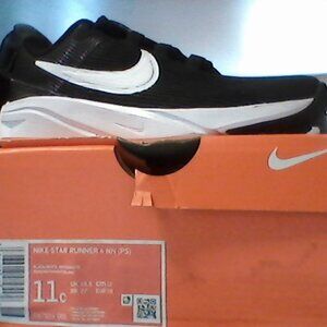 Nike Star Runner Sneakers